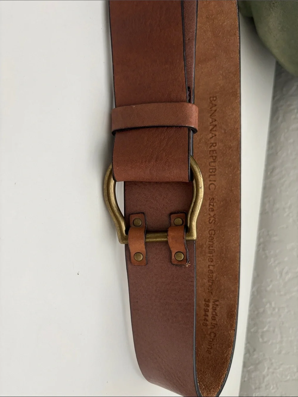 Banana Republic XS Classic Brown Leather Belt with Antiqued Brass Buckle